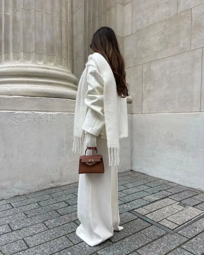 Nice Fall Outfits 2026 All-White Layers With a Cognac Structured Bag