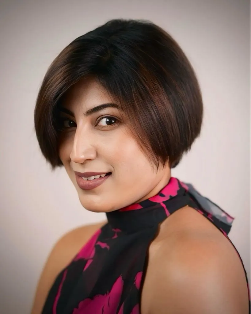 Bobbed Haircut for Women 2026 Short Rounded Bob with Dark Brown Elegance and Natural Body