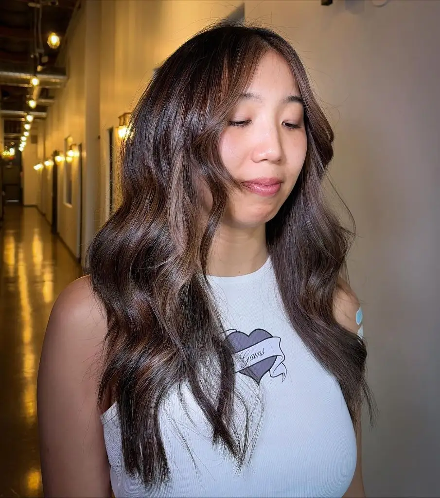 Fall Hairstyles for Long Hair 2026 Dark Chocolate Waves with a Subtle Warm Shift