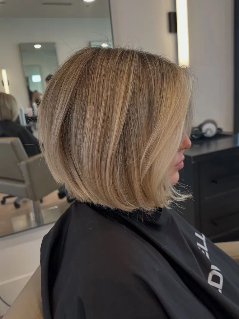 Fall French Bob 2026 Warm Honey-Blonde Bob With Dimension And Soft Body