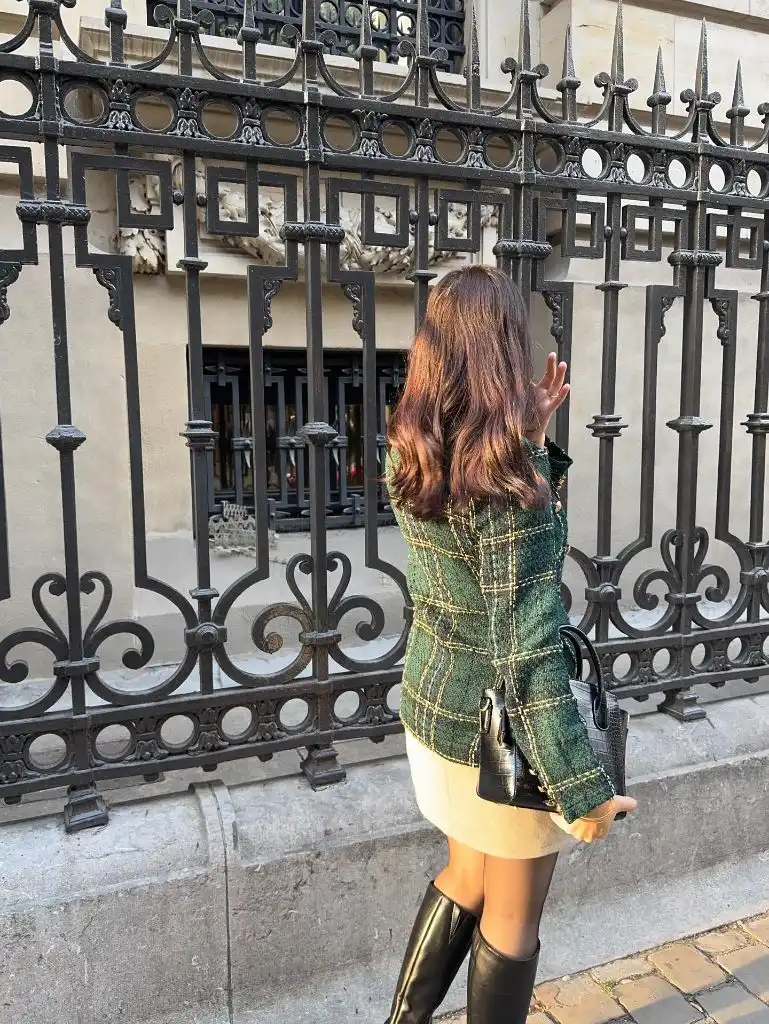 Fall Professional Outfits Women 2026 Green Tweed Blazer With Cream Mini Skirt
