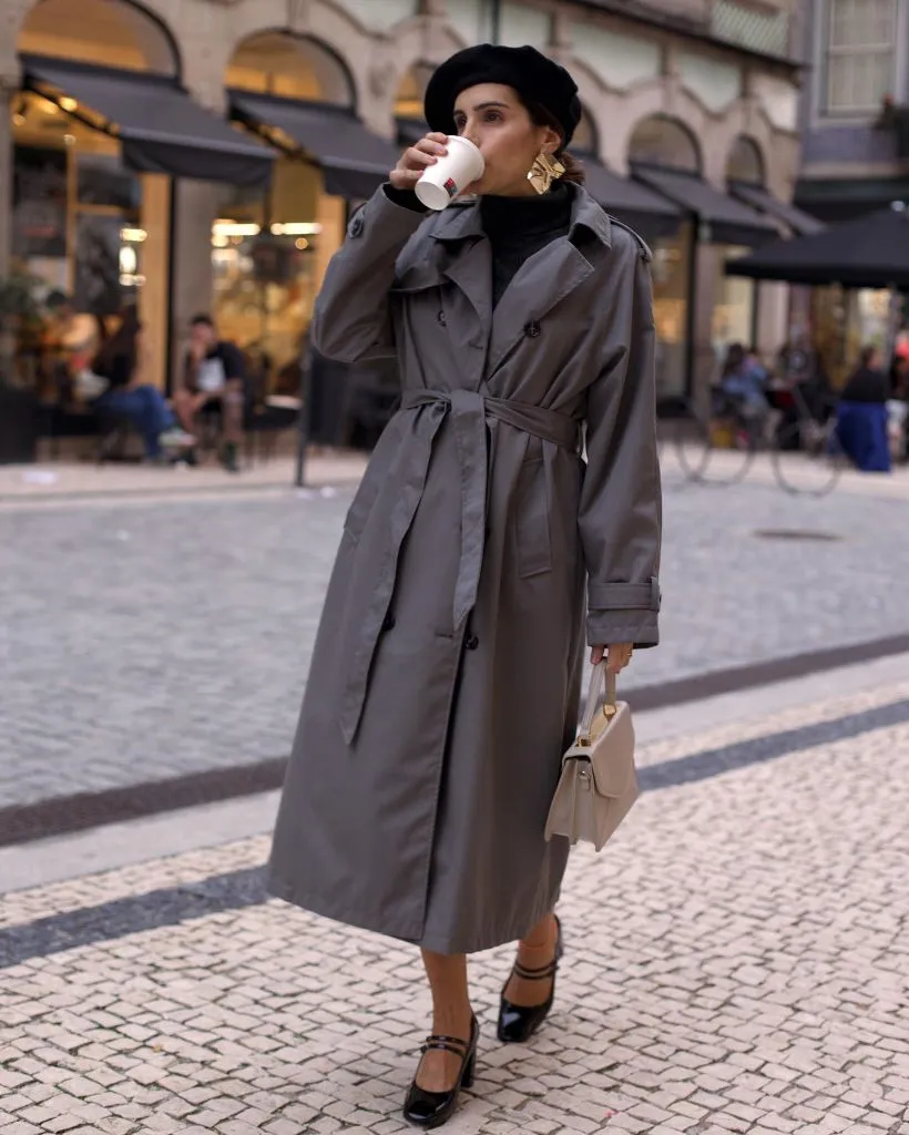 Coat Fall Outfits 2026 Charcoal Trench With Beret and Mary Janes on Cobblestones