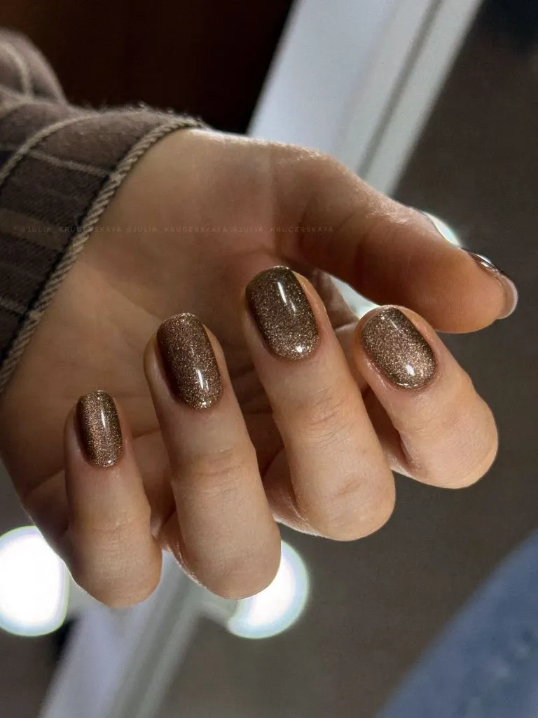 Fall Almond Nails 2026 Bronze Glitter Short Round Nails With All-Over Shimmer