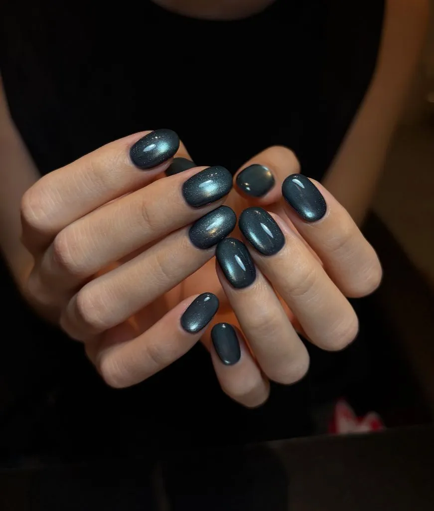 Dark Fall Nails 2026 Dark Fall Nails 2026 in Smoky Cat-Eye Steel Blue