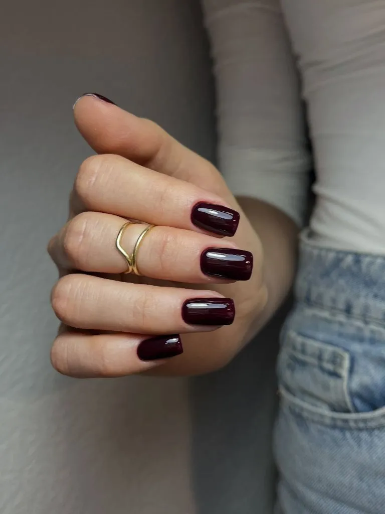 Fall Burgundy Nails With Design Very Dark Burgundy Square Nails: Moody Minimalist Fall Burgundy Nails With Design Precision