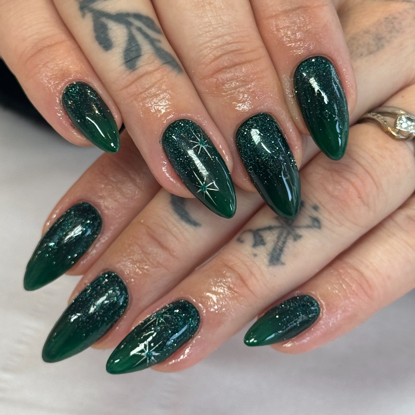 Emerald Glitter Ombre Nails dark green winter nail design