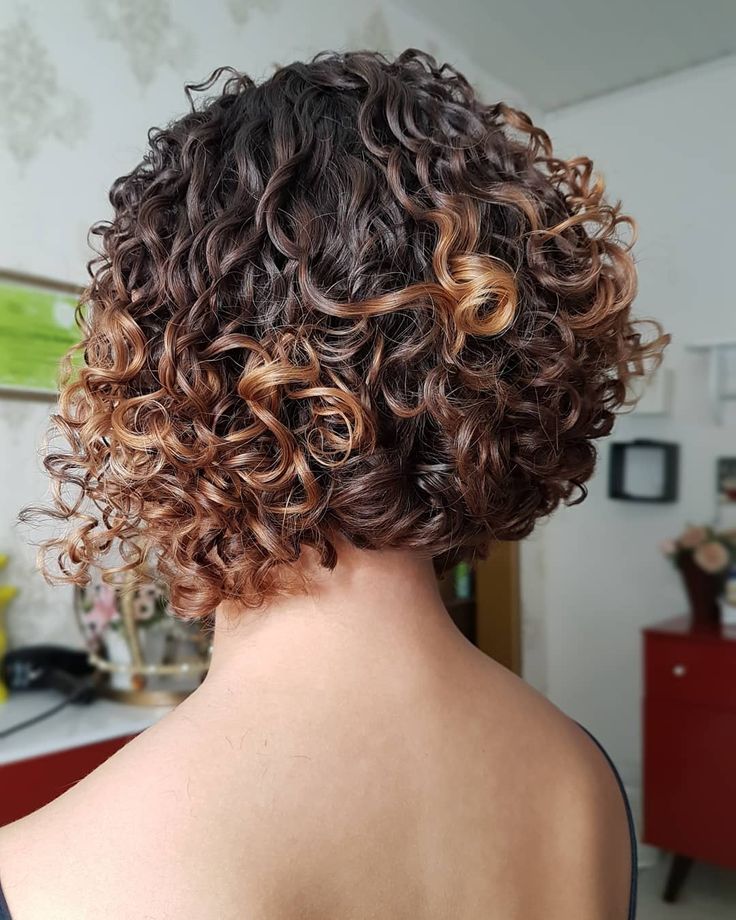 Curly bob with defined natural curls