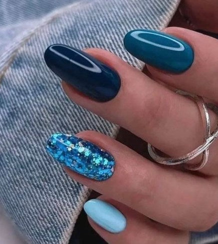 Metallic Blue Patterned Nails blue winter nail design