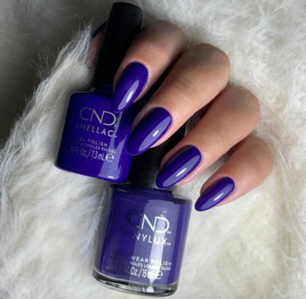 Blue Glitter Gradient Nails blue winter nail design