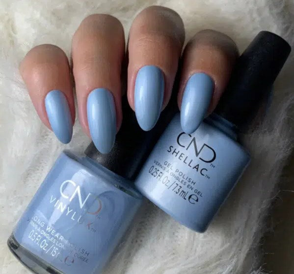 Shimmering Aqua Blue Nails blue winter nail design