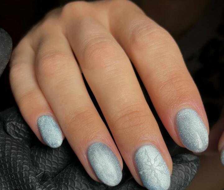 Frosted Silver Snowflake Nails snowflake nail art design
