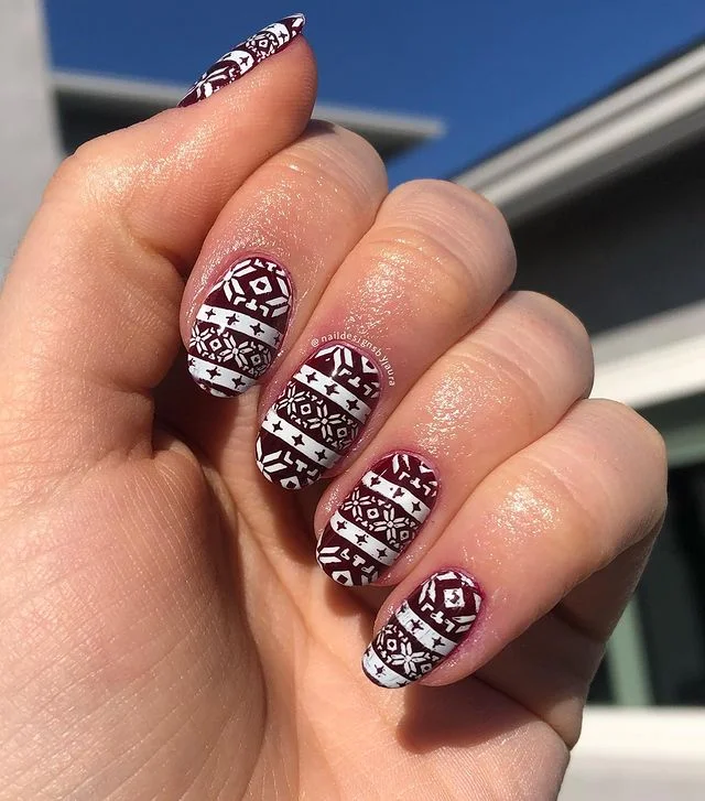 Brown and Cream Knit-Pattern Sweater Nails sweater nail art design