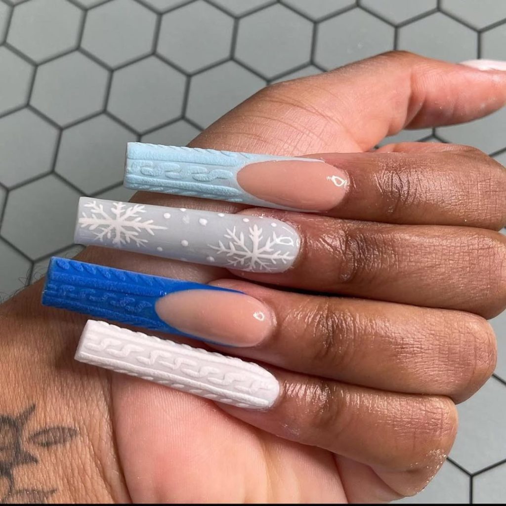 Cable-Knit Blue Gradient Nails with White Snowflakes icy blue nail design