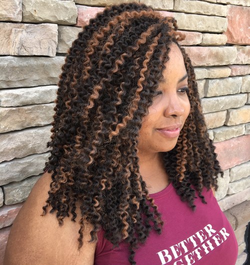 Kinky curly shoulder-length hairstyle