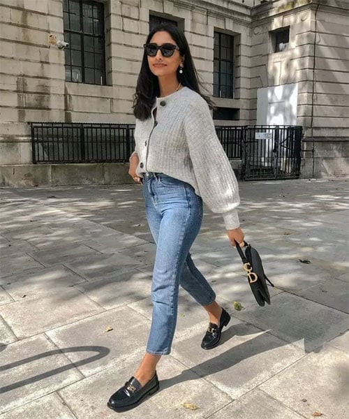 Casual Jeans with a Cosy Oversized Sweater loafer outfit