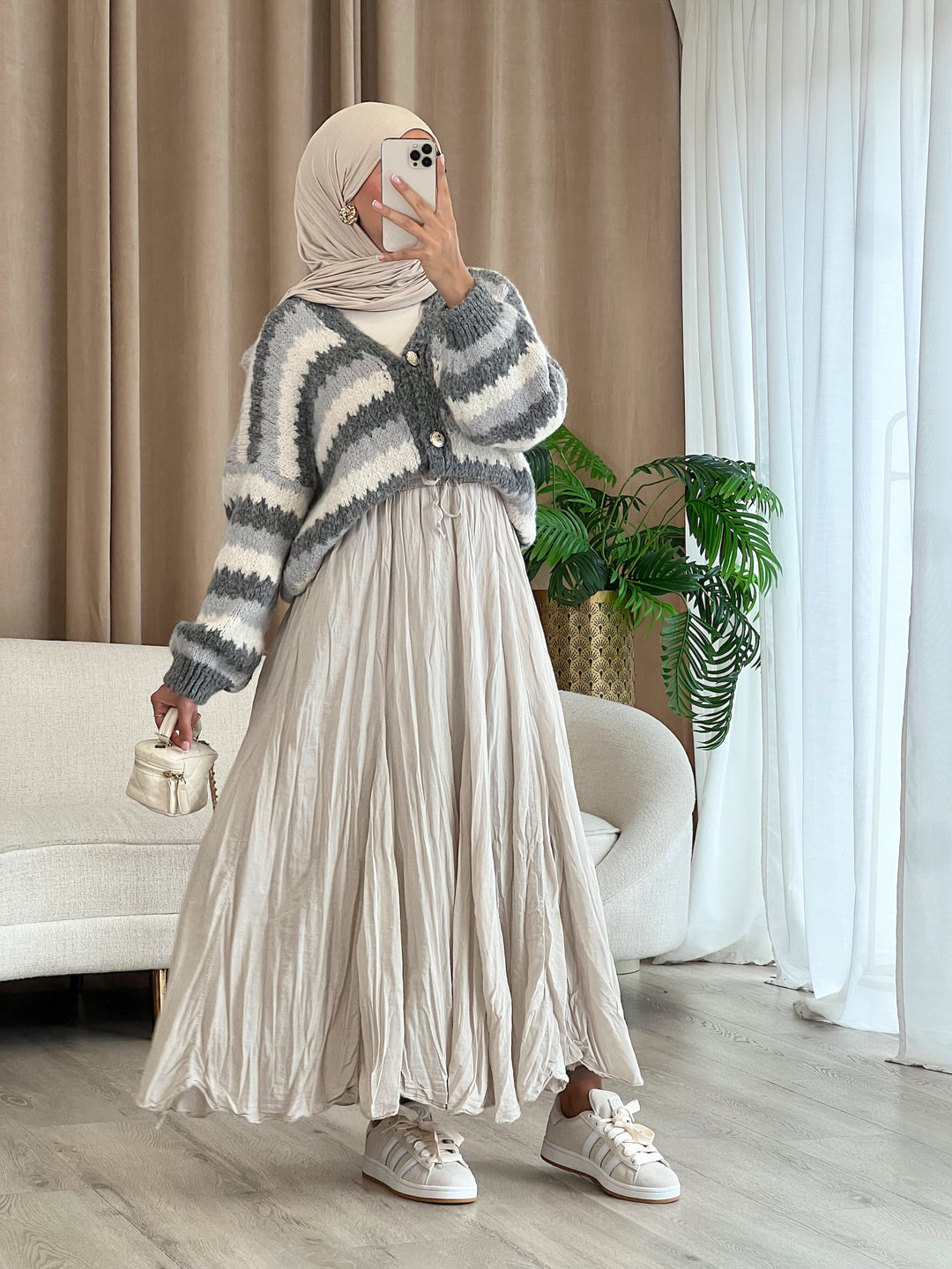Everyday Long-Sleeve Dress with a Simple Silhouette modest outfit