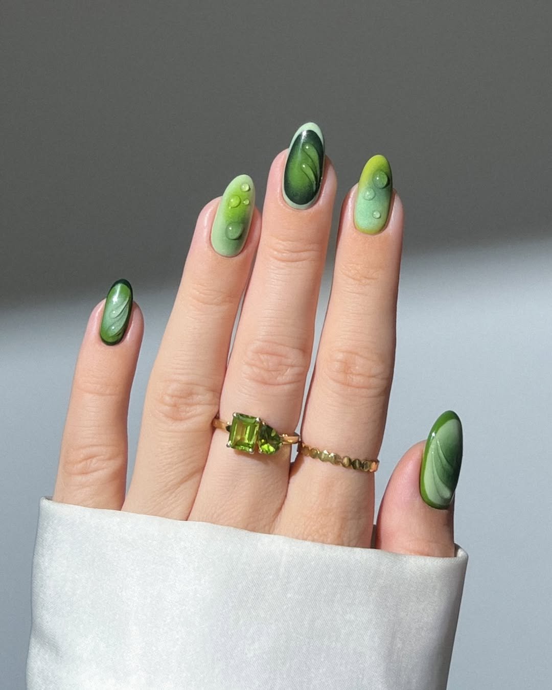 Emerald aura gradient nails
