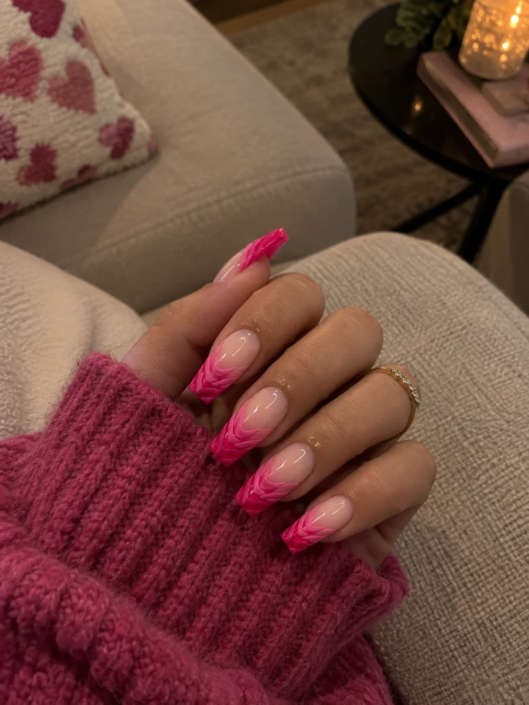Gradient Sweater-Knit Almond Nails almond winter nail design
