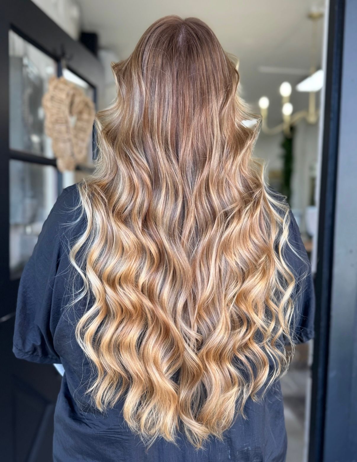 Lived-in bronde hair with soft body waves