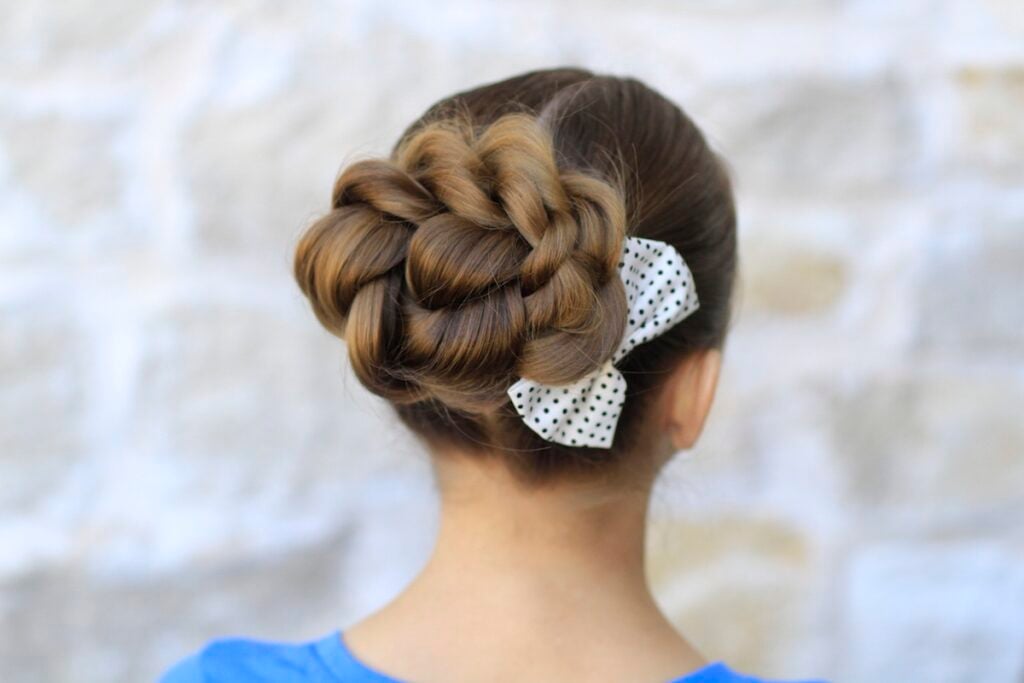 Prom hairstyle: twisted rope ponytail
