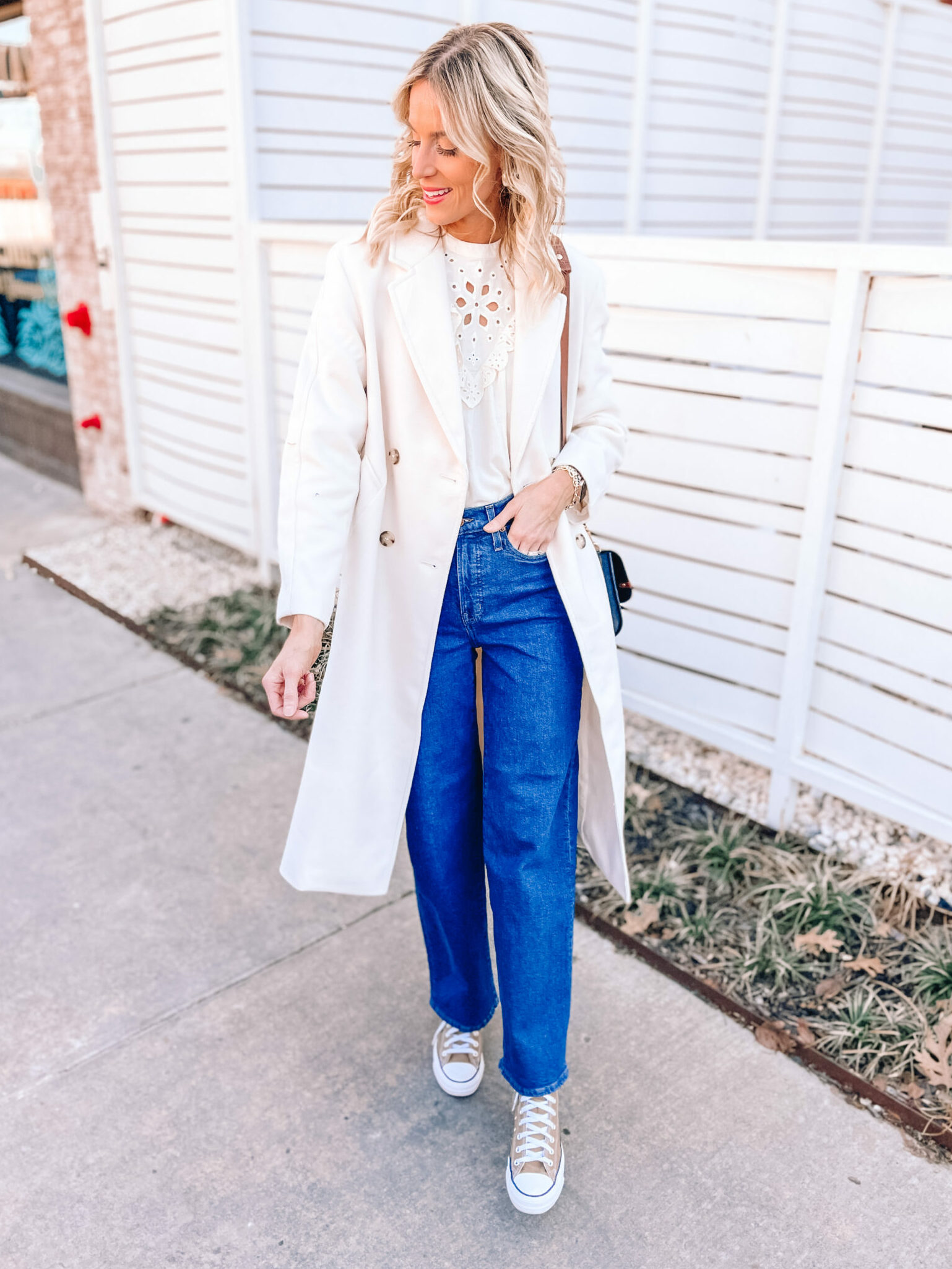 Cream-on-Cream Wide-Leg Jeans with a Long Coat baggy outfit
