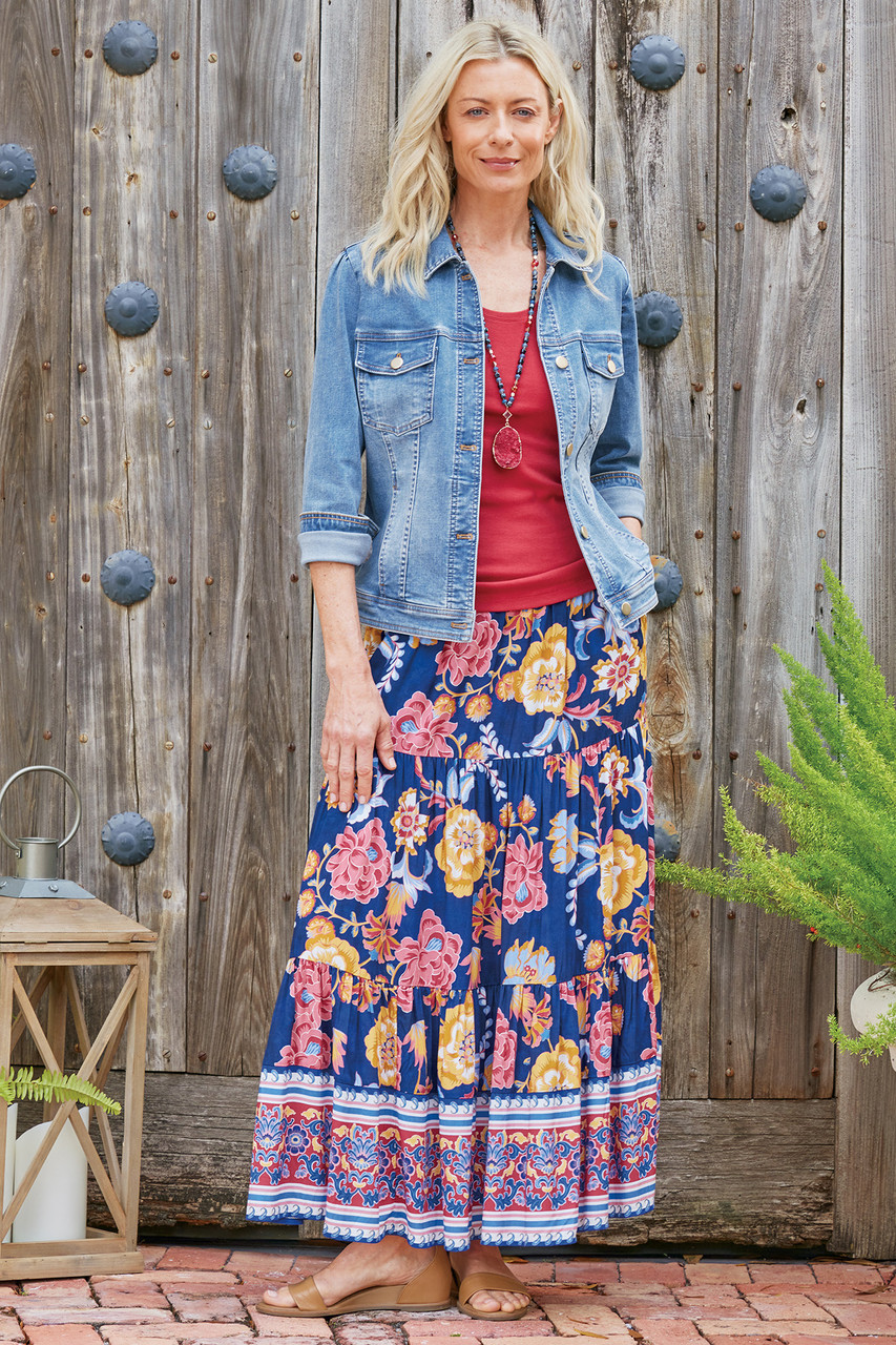 Maxi skirt with a classic jean jacket