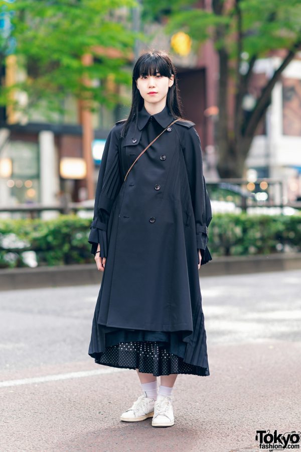 Minimalist Pleated Trench Coat in Japanese Street Style Japanese outfit