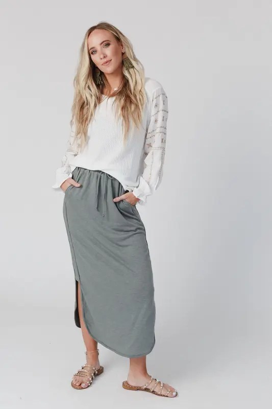Drawstring maxi skirt with a crochet top