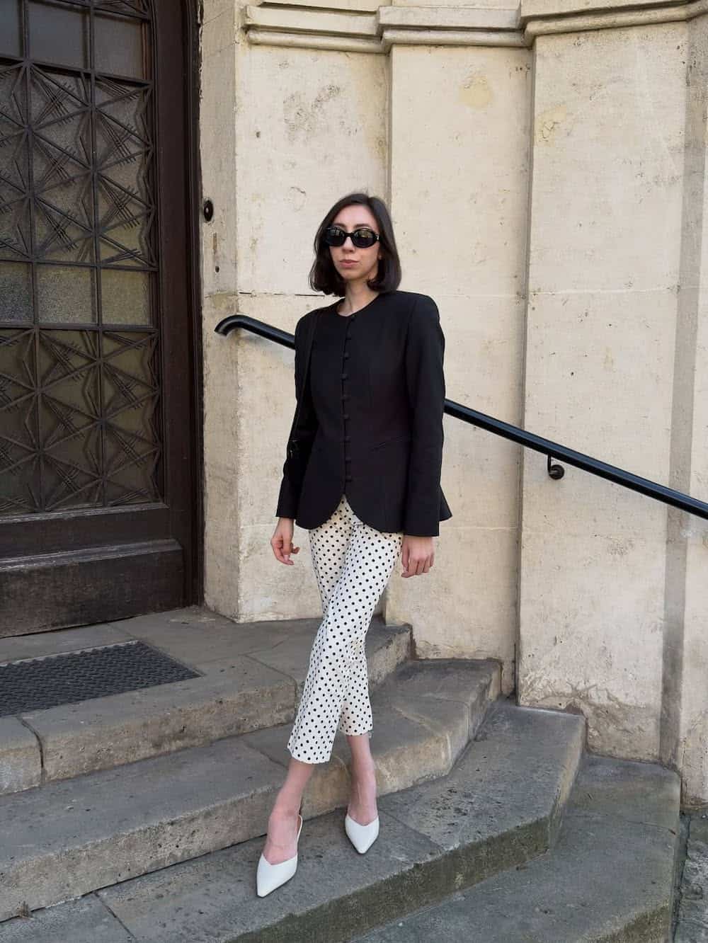 Polka-dot capri pants with a blazer and ivory pumps work outfit
