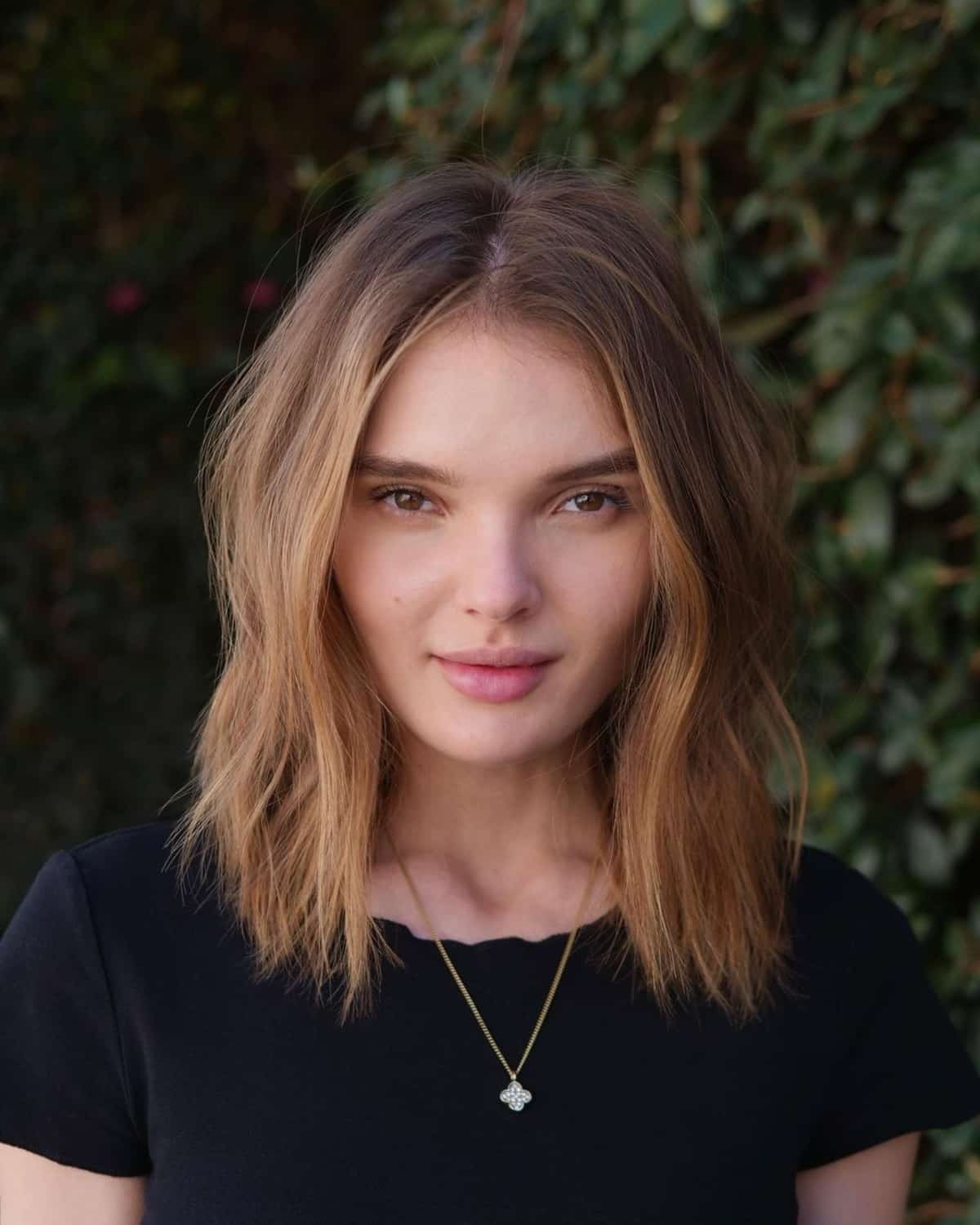 Collarbone shag with lived-in texture medium hair