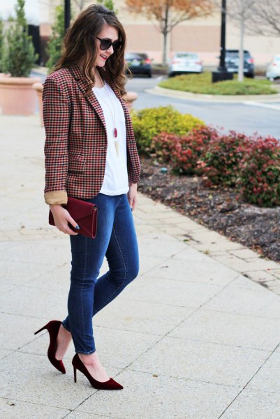 A Green and Black Plaid Blazer with a White Tee and Blue Jeans casual work outfit