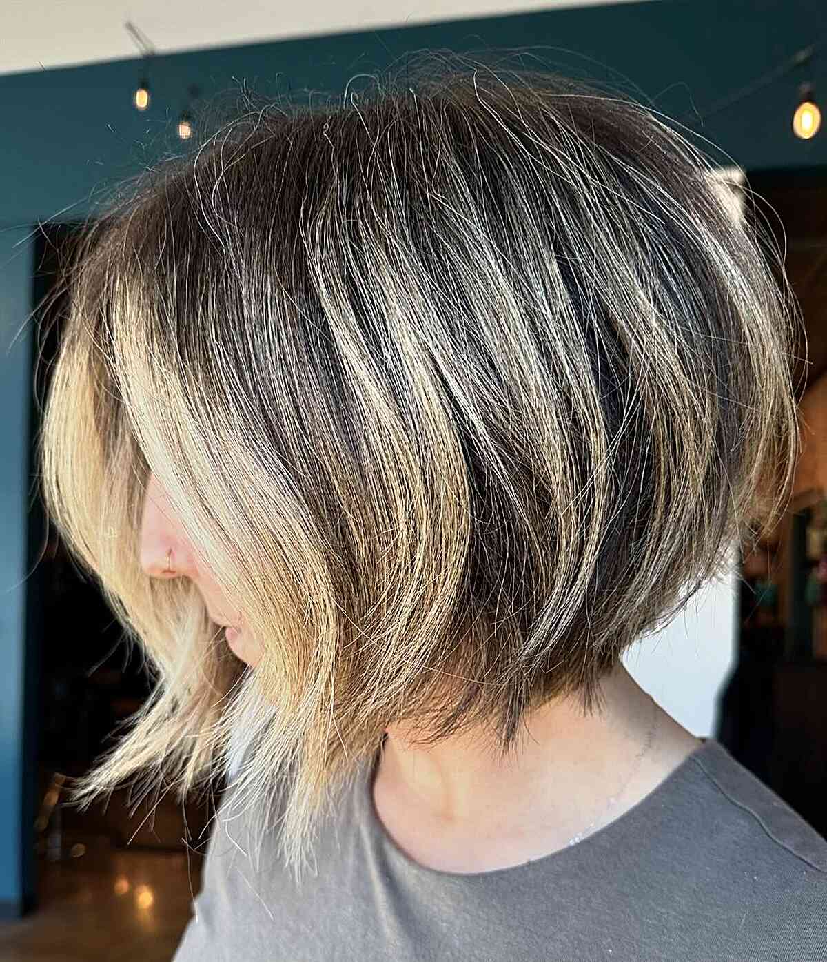 Nape-length bob with defined clean layers