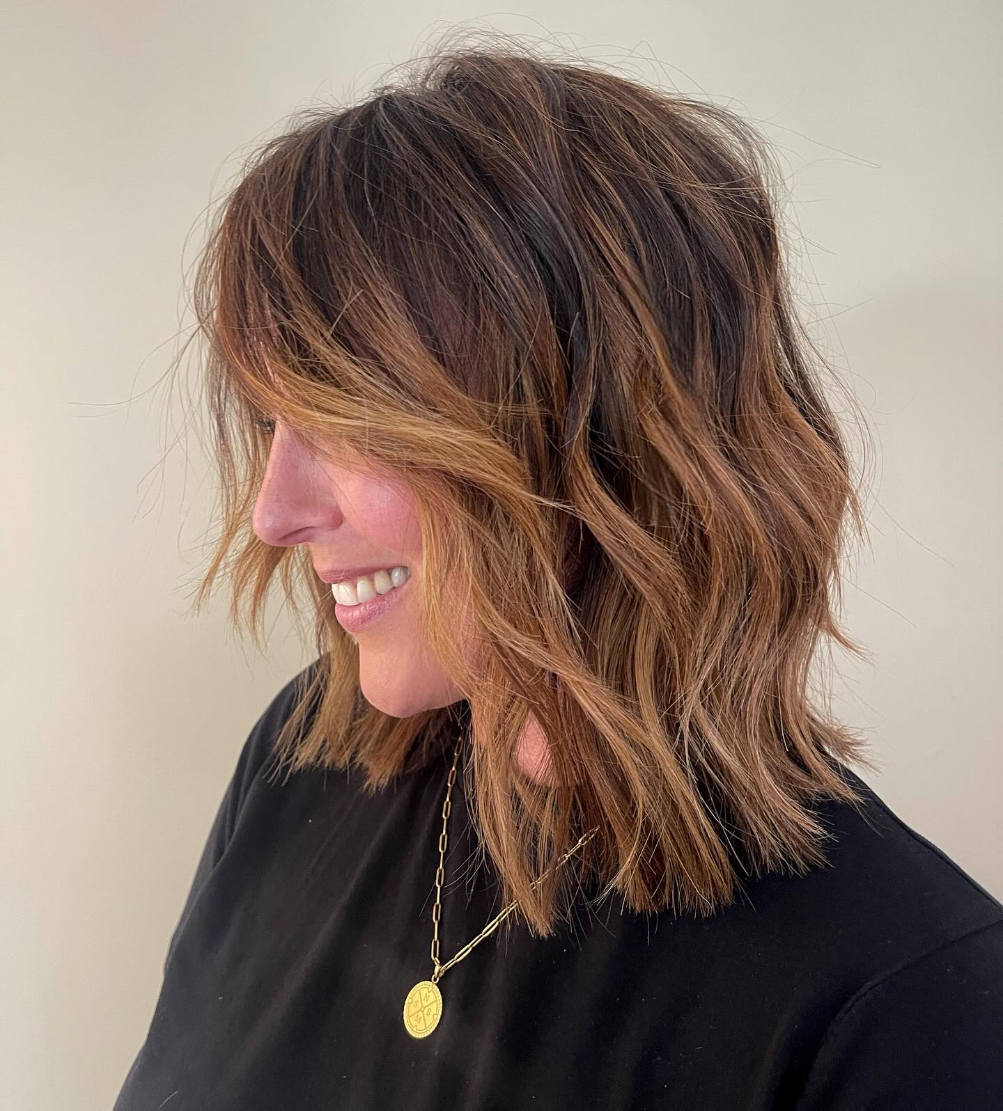 Razored lob with caramel babylights