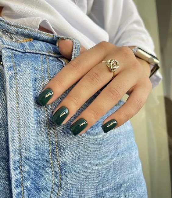 Forest Green Short Squares simple winter nail manicure