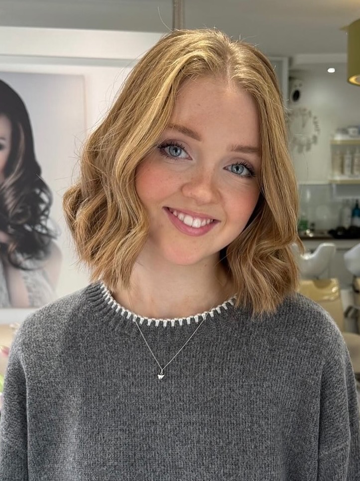 Textured Chin-Length Wavy Bob with Subtle Money Pieces layered bob haircut