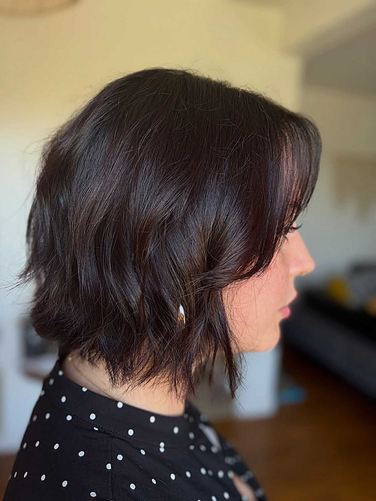 Short Wavy Bob with Textured Ends wavy hair hairstyle