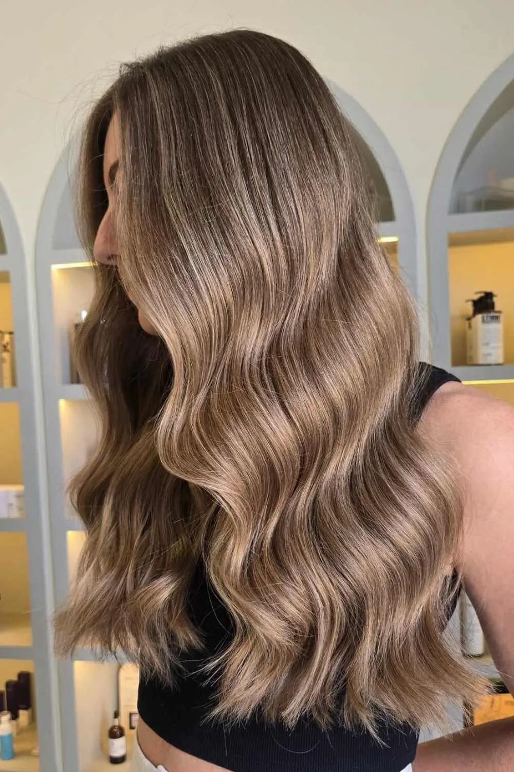 Natural-looking wavy hair with soft body waves