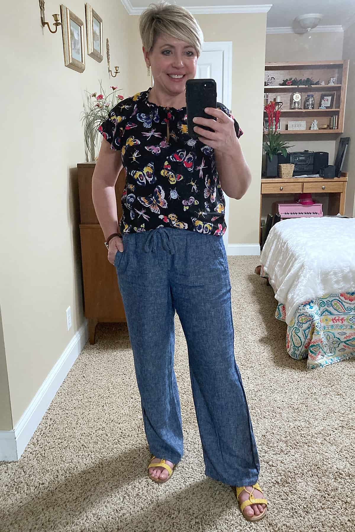 Printed top with blue linen pants and coloured sandals linen pants outfit